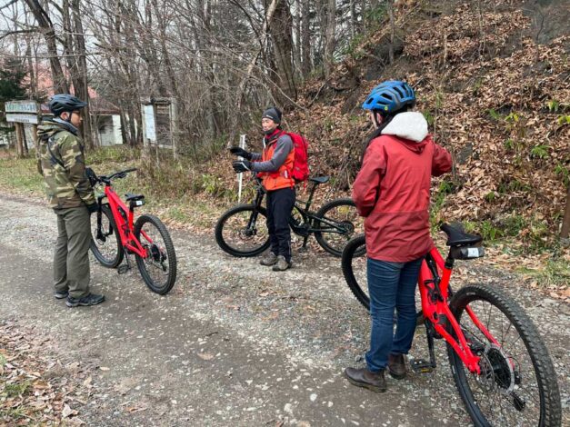 e-MTBで「さんごの滝」へ